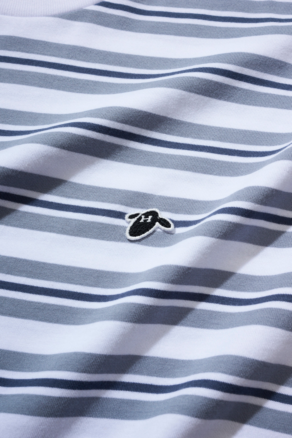 04__T__Gray_945d7ba7-a501-4850