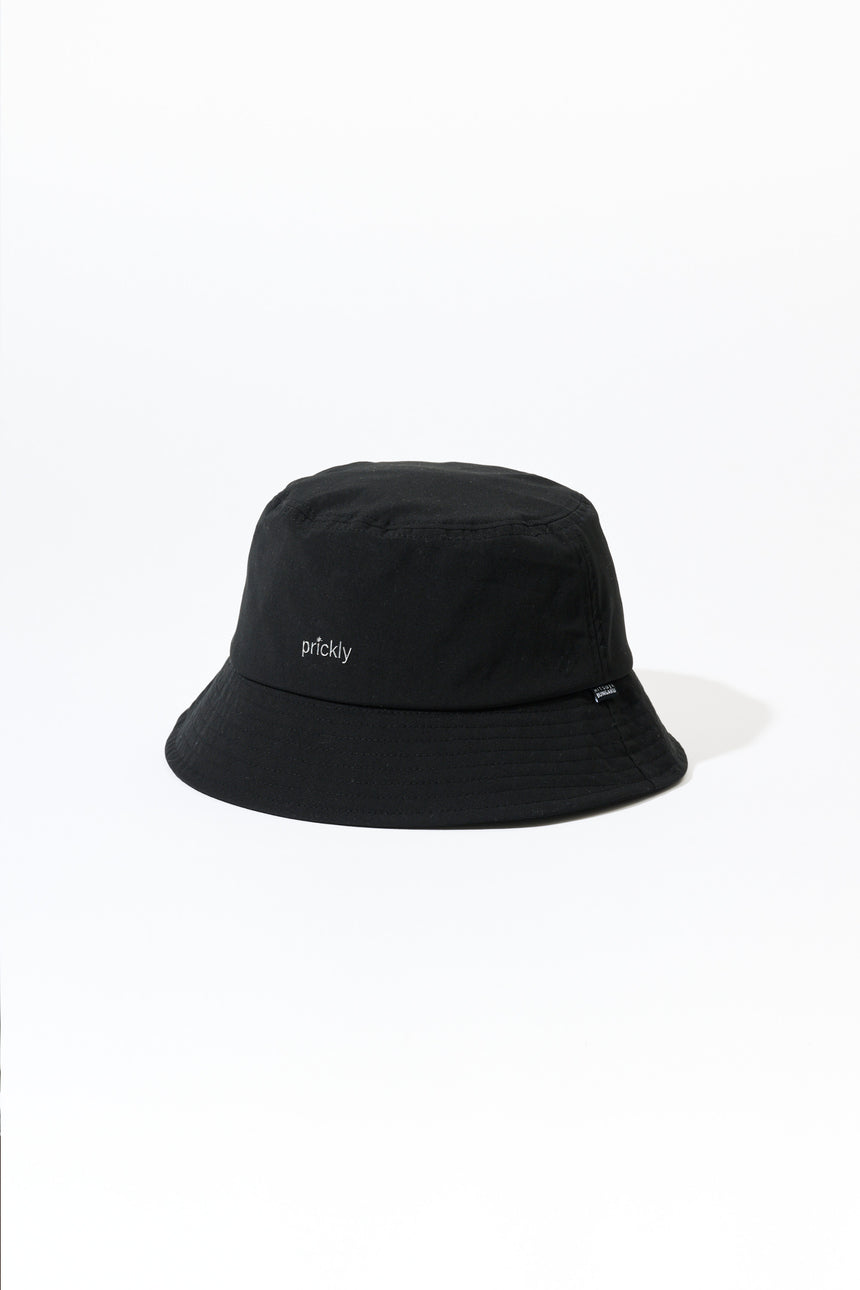 "Soft soul, prickly eyes" bucket hat [BLACK]