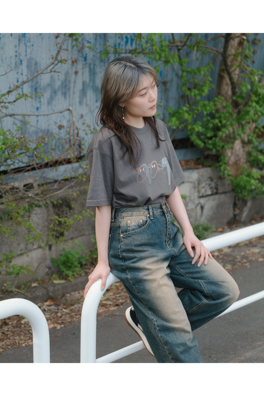 Ⅲ匹のひつじちゃん Tシャツ [CHARCOAL]